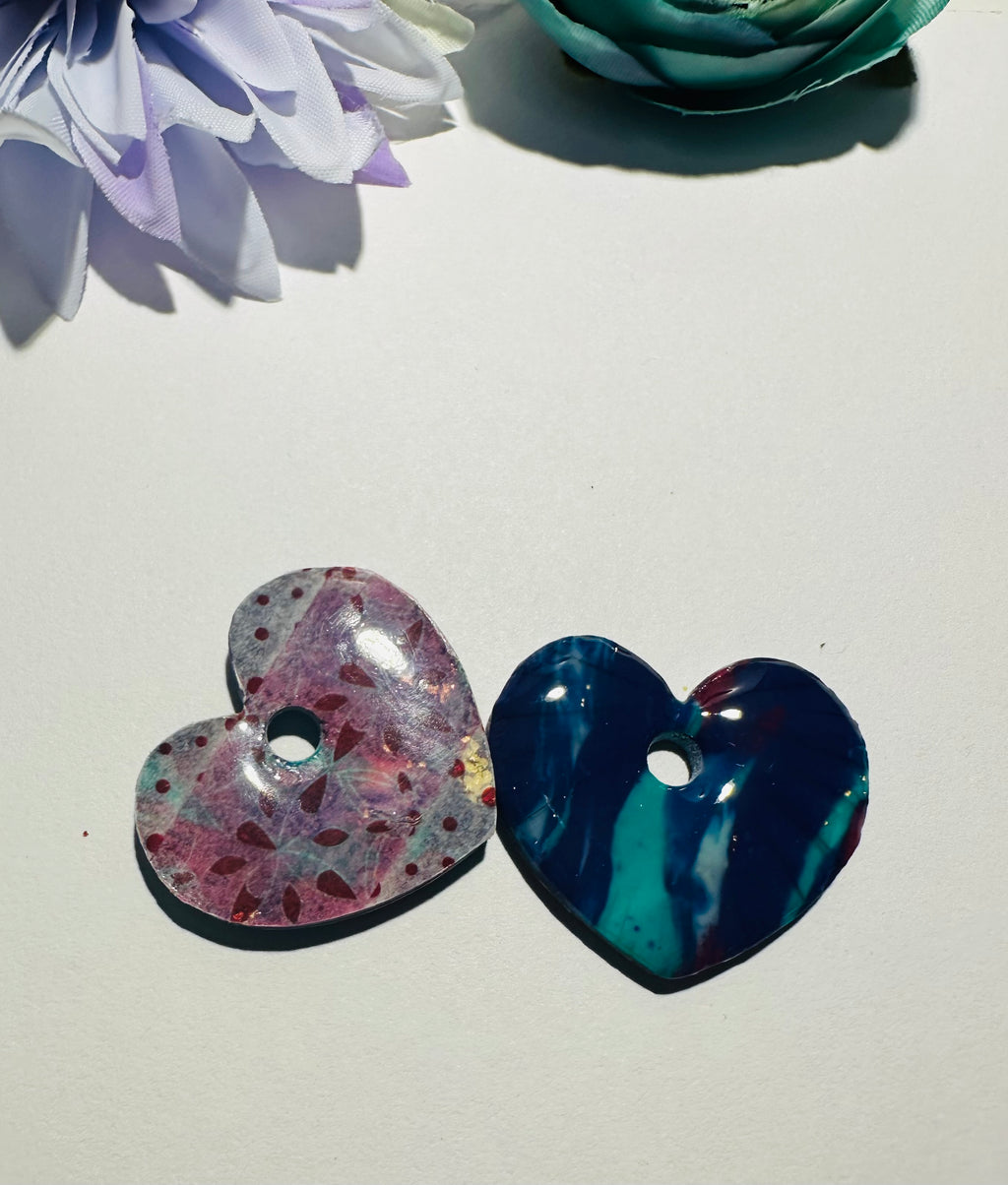Boucles d’oreilles cœurs marbrés bleu et rose « Juliette »