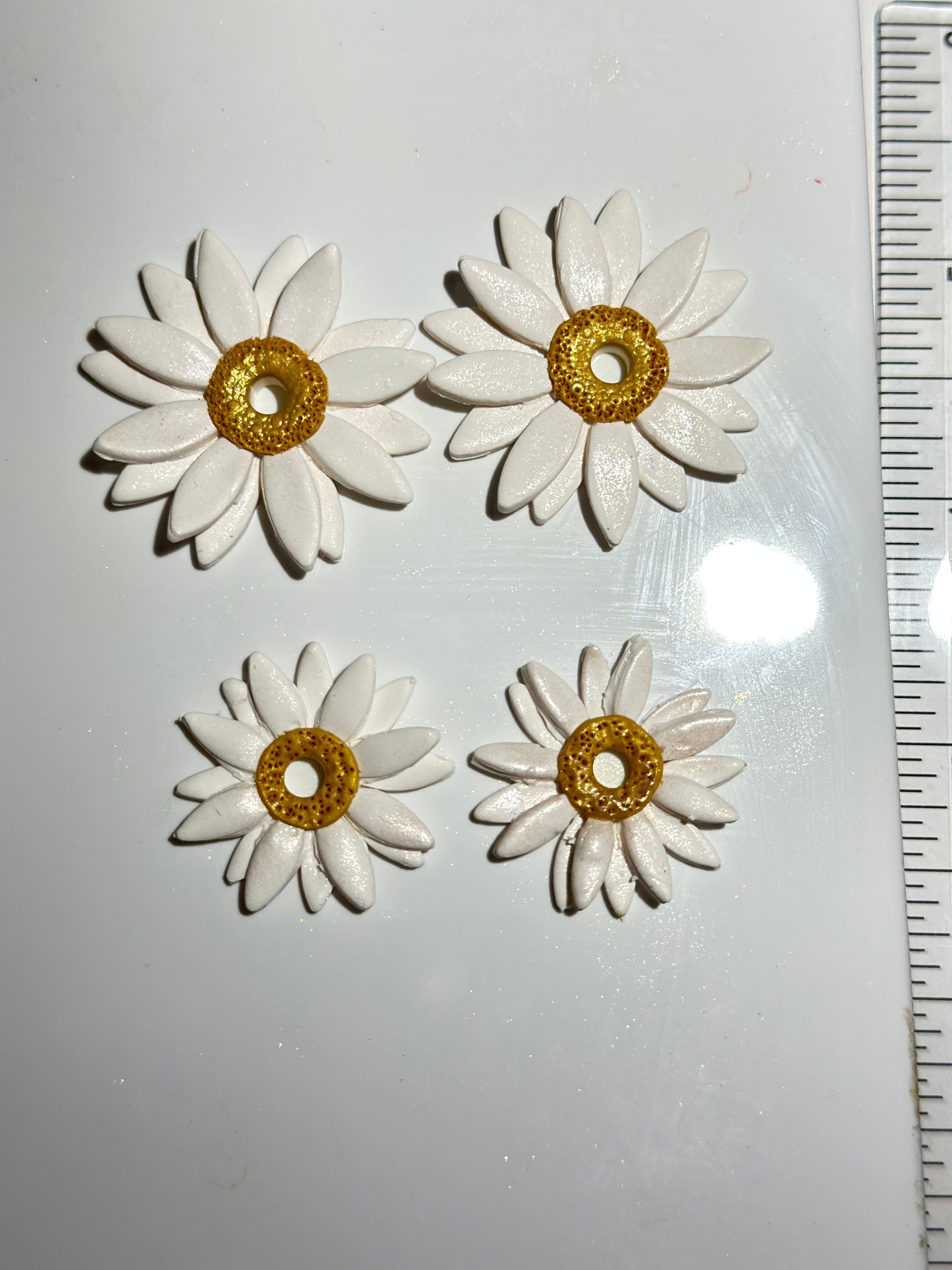 Grandes Boucles d’oreilles marguerite (Margaux)