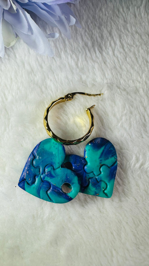 Boucles d’oreilles cœurs puzzle bleu et turquoise – 2 paires en 1 – Pâte polymère vernie résine  « Inaya »