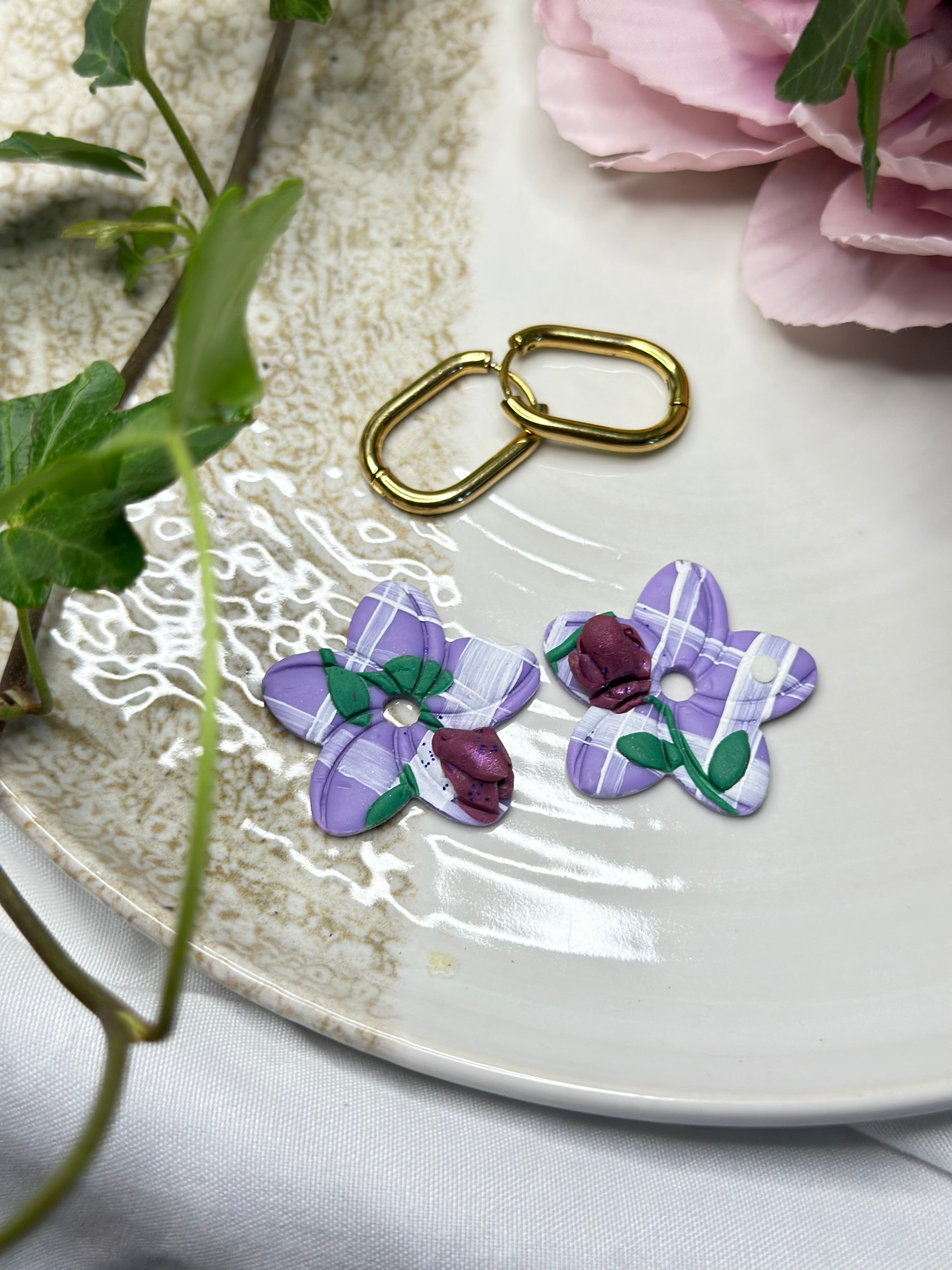 Les Violette — Boucles d’oreilles créoles en argile polymère