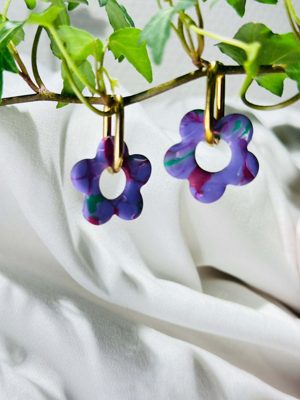 Les Violette — Boucles d’oreilles créoles en argile polymère