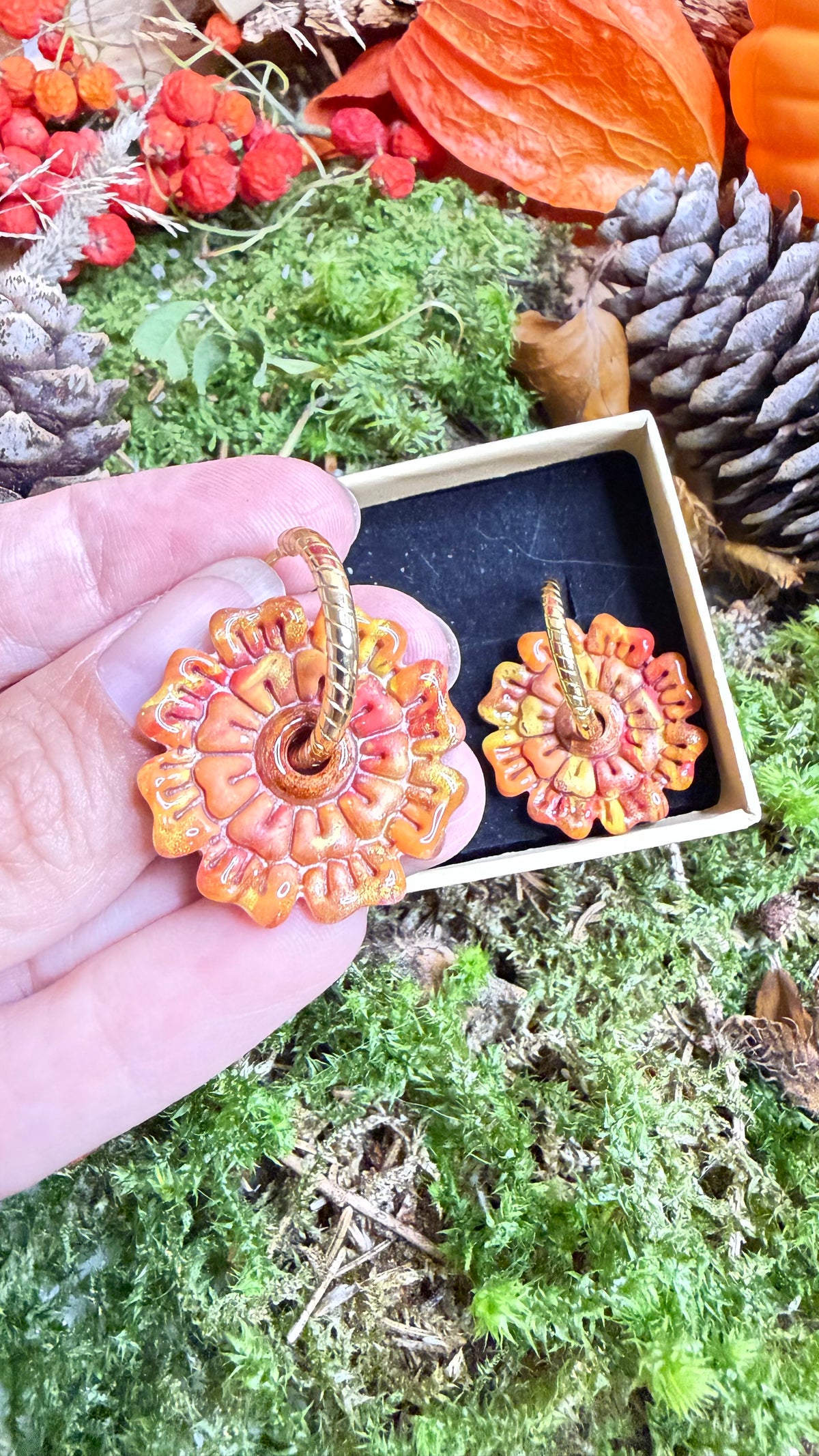 PAMPILLES Dalia fleur orange  –BOUCLES D’OREILLES INTERCHANGEABLES