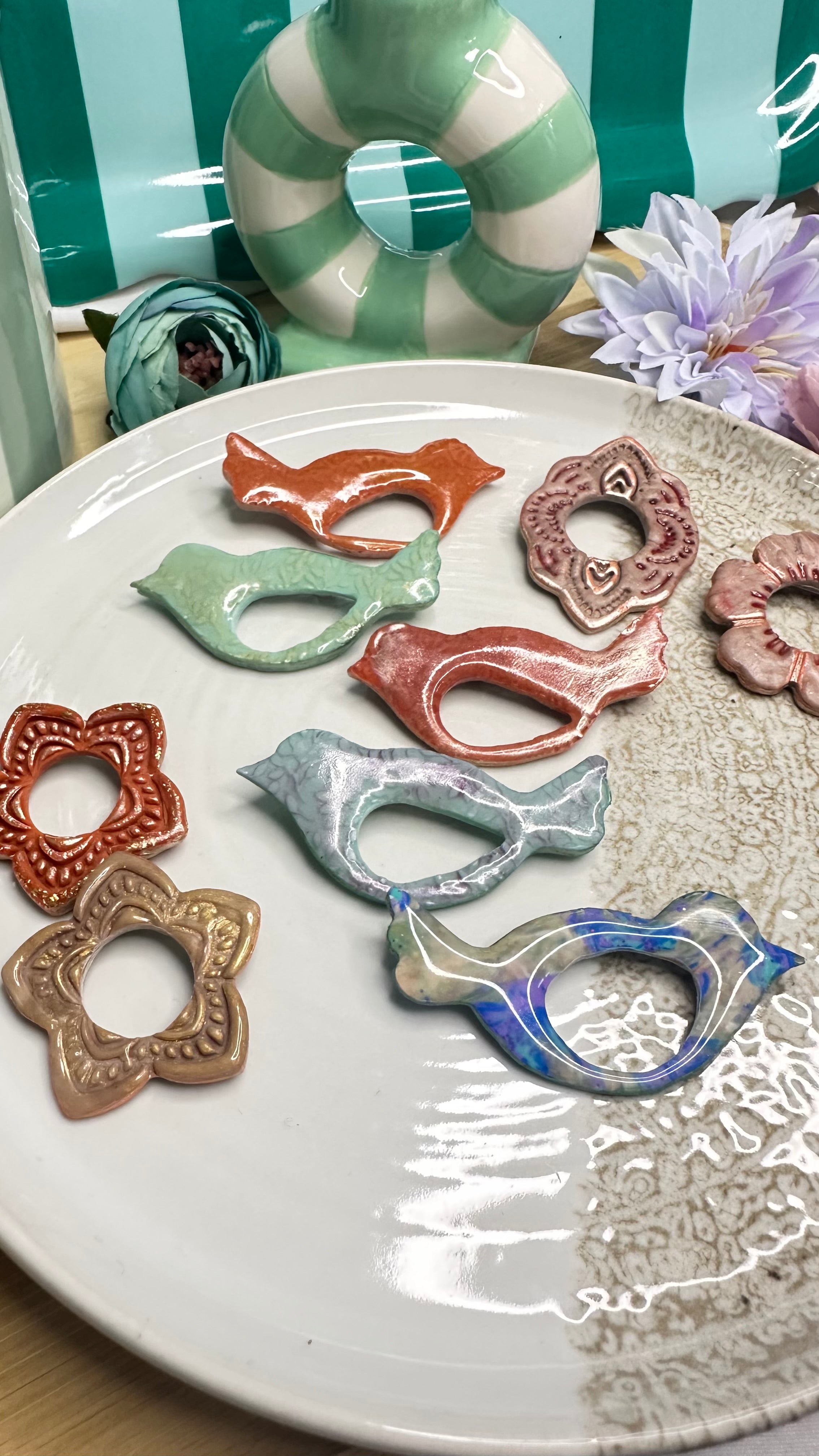 ✨ Les Fidèles – Broche attache-lunettes fait main( fleurs)